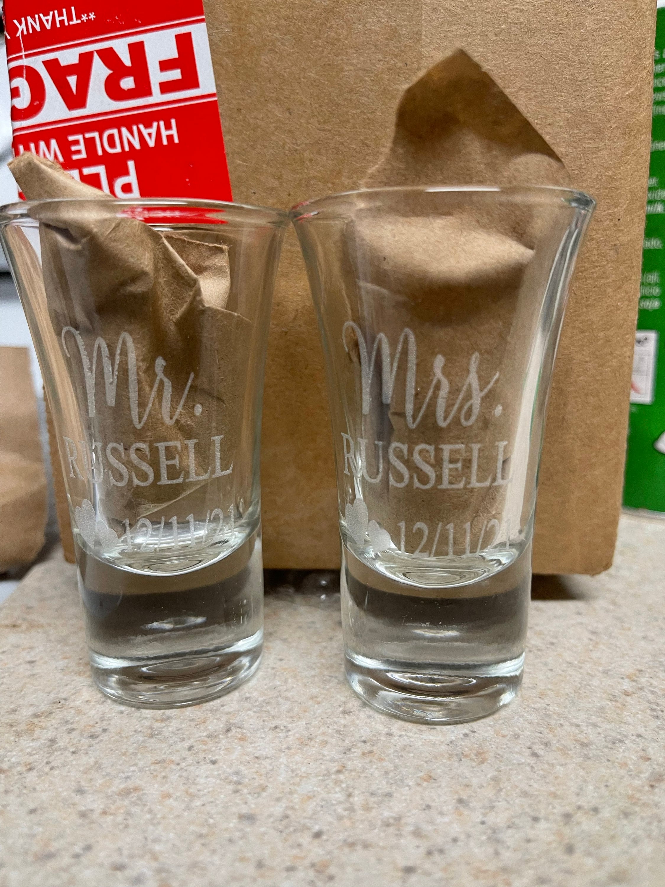 mr and mrs shot glasses,customize shot glasses,wedding shot glasses, 1.5 oz shot glasses,wedding favor, couple shot glasses,anniversary gift