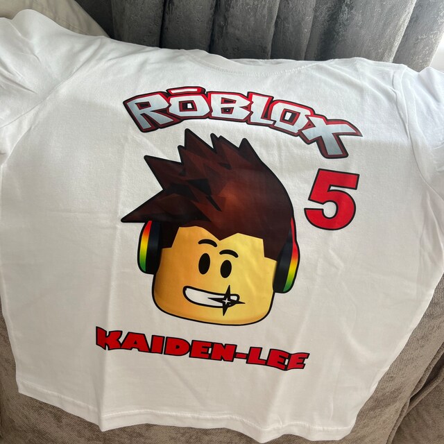 Bzdaisy ROBLOX T-shirt for Kids - Fun Gaming Design - Suitable for Boys and  Girls Who Love ROBLOX - Soft and Comfortable Fabric - Long Sleeve Tee for  Casual Wear and Outdoor