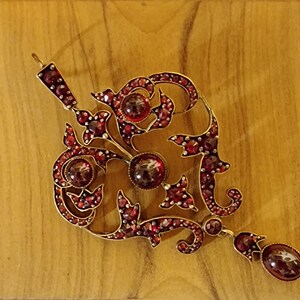Orecchini con granato - Donna - Accessori - di ღ♥ CB creations® ♫☻ | su