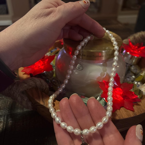 Colorful Keshi Pearl Necklace With Real Rose in Resin | Handmade ...