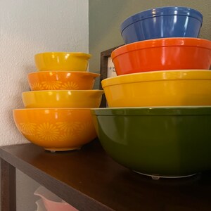 Set of 3 Patented 10 Pyrex Stands / Lifts Cinderella & Mixing Set of 3 Patented 10 Pyrex Stands / Lifts Cinderella & Mixing