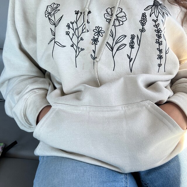 [GRAVER]★WHITE ODD FLOWER EMBROIDERY SWEATSHIRT Designer fashion, Seoul-fully created | W Concept