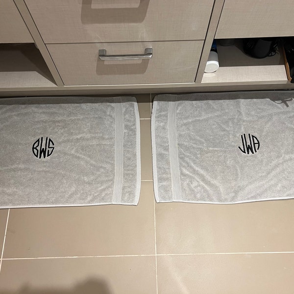 Monogrammed Cotton Bath Mat, Personalized Bathroom Decor - Etsy