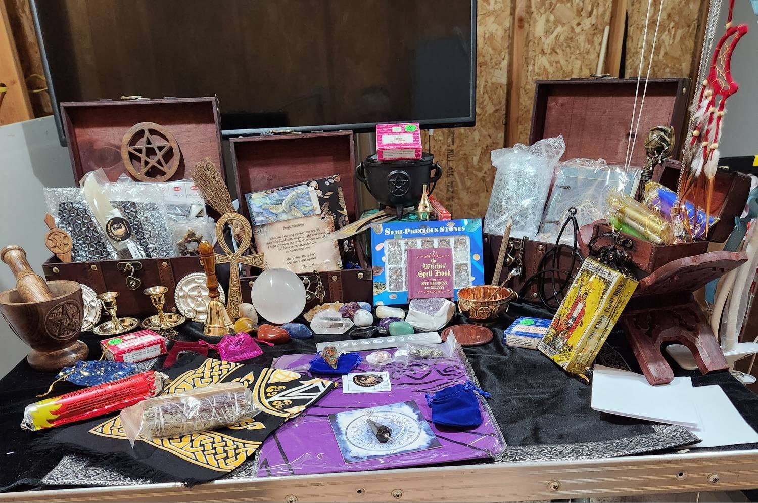 Witchcraft Kit, Apothecary kit Box with Wiccan Supplies, Witch Supplies Starter Kit, Altar Supplies for Witches