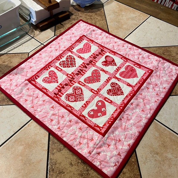 Pumpkin Valley Quilted Table Topper NCU0DDK786