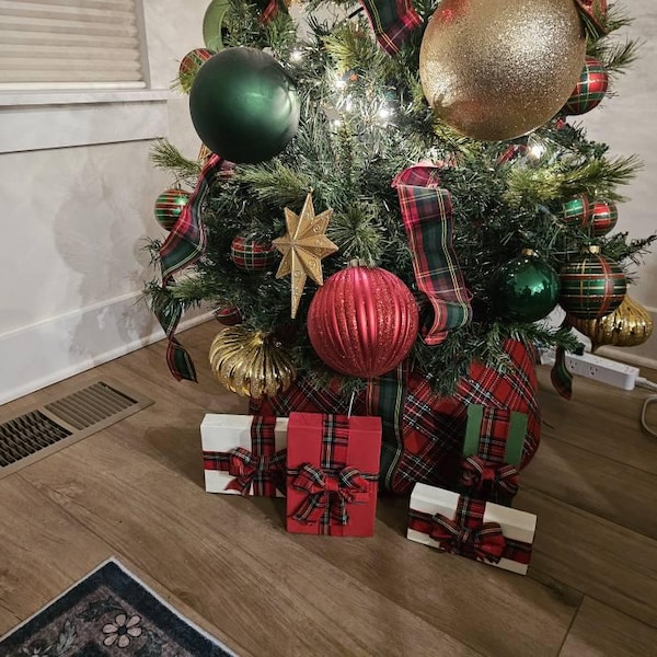 Wood Christmas Present Blocks / Classic Christmas Gift Wood Blocks ...