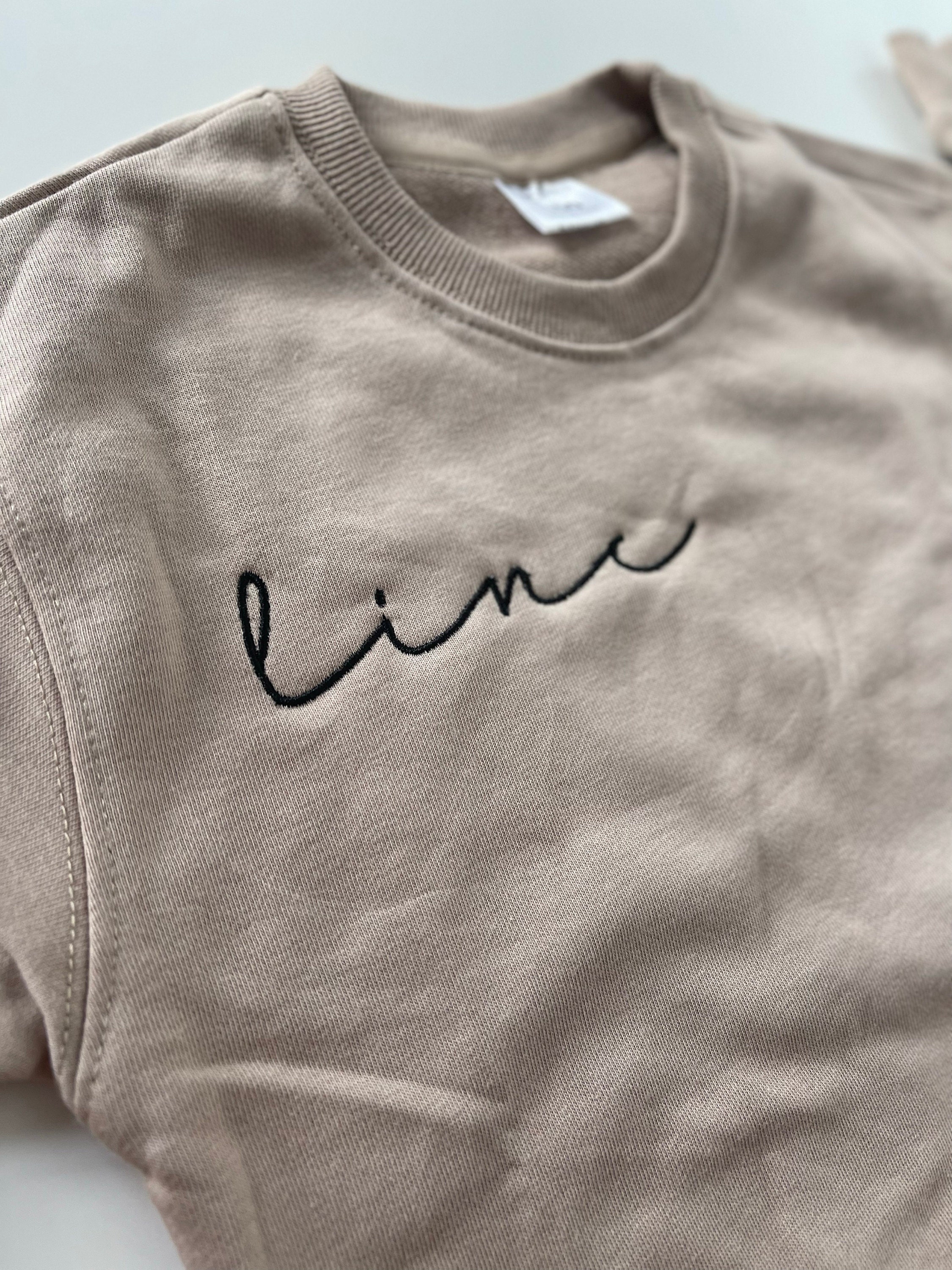 Customer photo for Dalla - Embroidery font