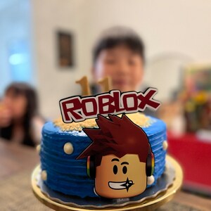 Jem's Cakes - Roblox Noob head for Jonas' birthday cake 🍰