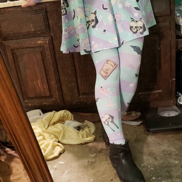 Leggings Capri Magic Spells - Style Pastel Goth / Witchy / Harajuku - Taille S à XL - Neufs Avec étiquette