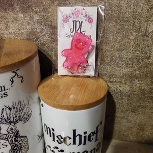 Taylor added a photo of their purchase