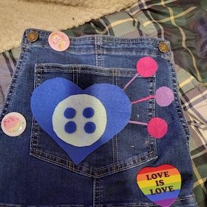 Fallon added a photo of their purchase