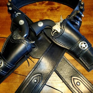 Replica of Johnny Ringo Holster & Belt shown as a Right or a Left Hand ...