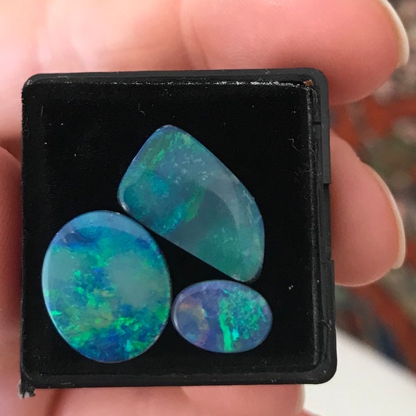 Opale Naturelle Australienne Mintabie - 1.0 Tcw, 12x7 Mm, Multicolore, Effet Sparkle - Cabochon