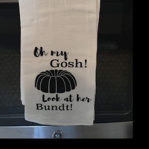 Download Bundt Cake Pun SVG I Like Big Bundts And I Can Not Lie SVG ...