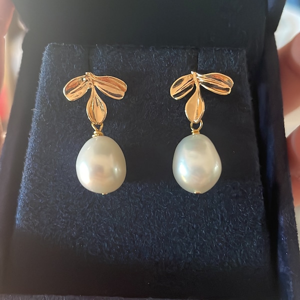 Farrah B Glimmer Pearl Earrings