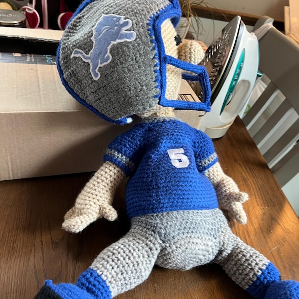 Touchdown - Amigurumi Crochet Pattern - Football Figure for Fans ...