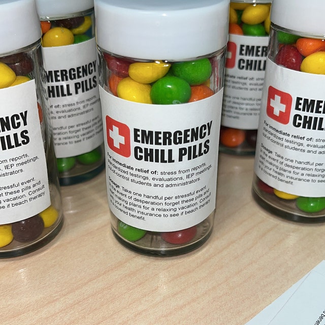 BkeeCten Funny Teacher Appreciation Gift - Plastic Chill Pills Jar With "Chill Pills"Sticker Cute Practical Medication Management