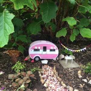 Vintage Ceramic Camper | Funky Old Streamline Camper | Cottagecore