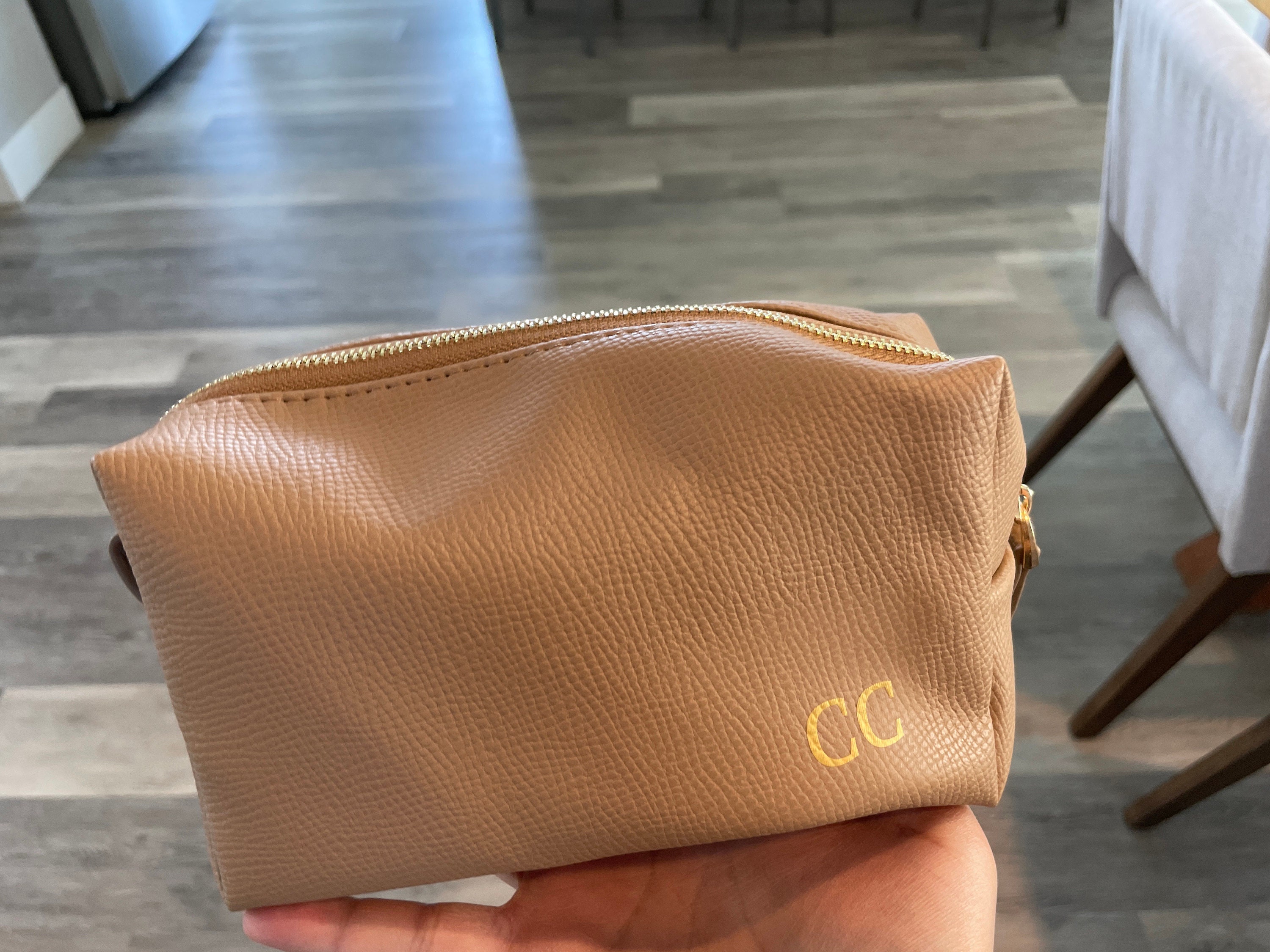 Personalized Bag for Men & Groomsmen : The Perfect Wedding Day Gift for the Modern Groom and his Squad