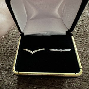 V Shaped Band, 1.4mm Moissanite Wedding Band for Women, V Shape Ring ...