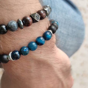 Lot De 2 Bracelets Faits Main En Pierres Naturelles (Lave, Oeil De Tigre Bleu, Onyx) - Taille Sur Mesure - Neufs Sans Emballage