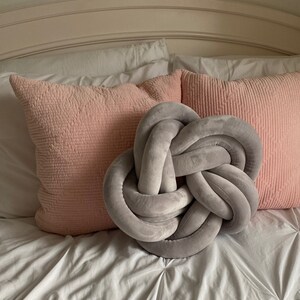 Almohada de nudo forma Triangle Spinner 17x17 pulgadas | Etsy