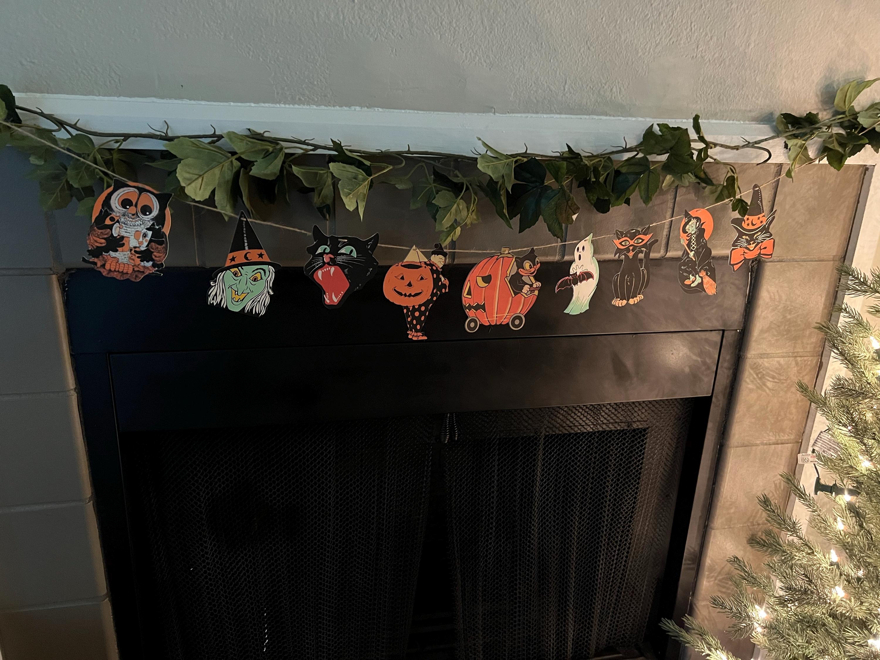 Vintage Halloween Decor Garland Retro Banner Kitsch Pumpkins Witch Ghost Die Cut Spooky Wall Decor Party Decor Handmade Glitter Accents