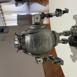 巨大なザスーラ限定版ロボット。ビンテージのゼンマイ巻き上げ式ブリキ