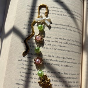 SUNNYCLUE 8Pcs Silver Feather Bookmarks Hook Bookmark Bulk Alloy Leaf Tibetan Style