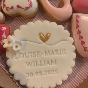 LILIANE added a photo of their purchase