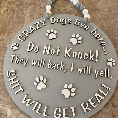 Holzschild „Crazy Dogs Live Here Do Not Knock“ – 20,3 X 30,5 Cm, Wasserdicht – Lustige Wanddekoration