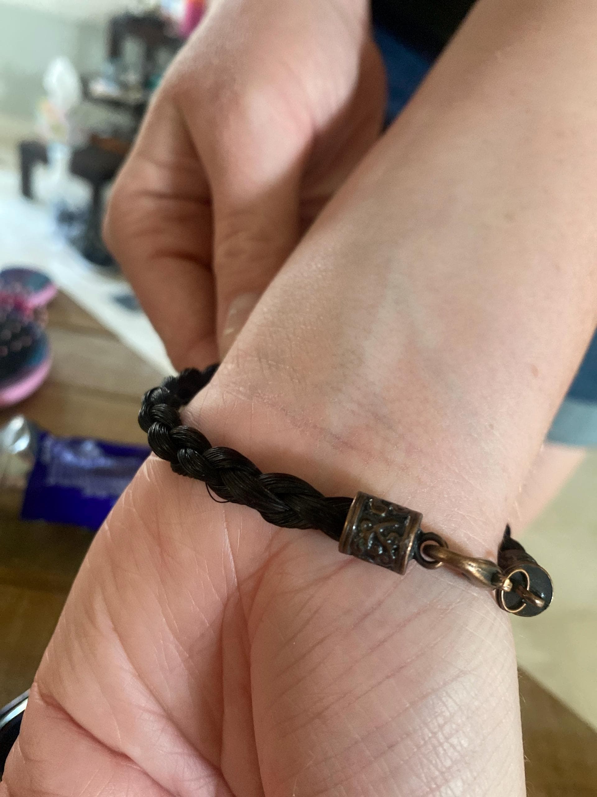 Individuelles Geschenkset aus Armband und Halskette aus Pferdehaar, geflochten von Equine Keepsakes