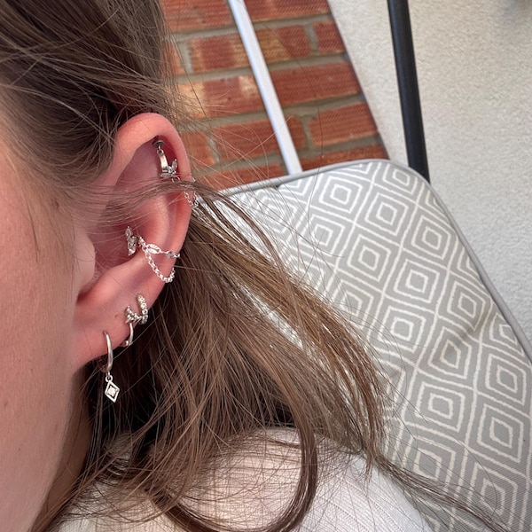 Hidden Helix Chain Sun, Hidden Helix Chain, Helix Piercing Chain Gold ...