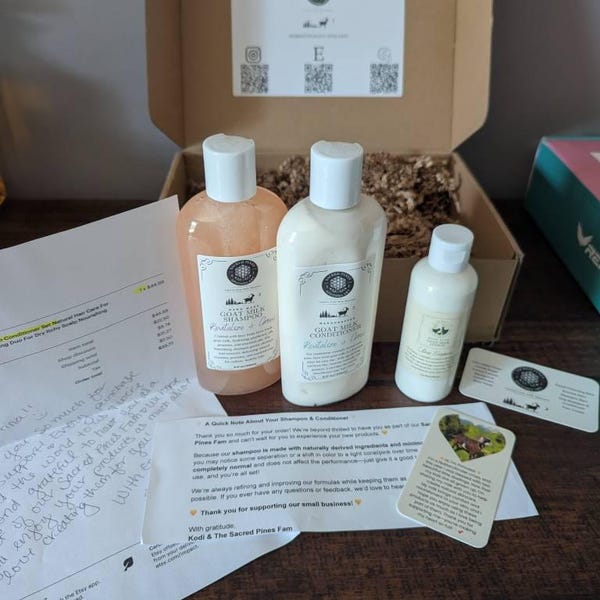 Picture of Vet's Best Hot Spot Spray 8 oz. at Tractor Supply Co