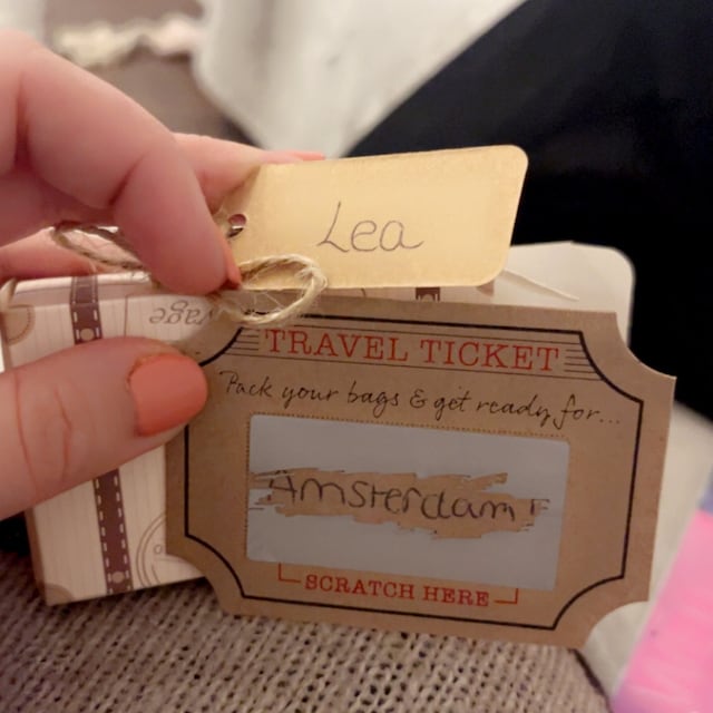 Pacchetto regalo biglietto da viaggio gratta e rivela mini valigia