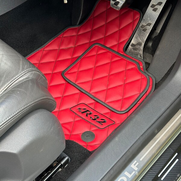 J&J Automotive 3D Rubber Car Mats For Audi A4 8E B6/B7 2000-2008 - Black - 4 Piece Set - Made In Slovakia