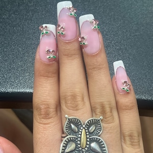 Valeria Saucedo added a photo of their purchase