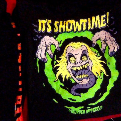 Beetlejuice It's Showtime Vintage Horror T-shirt - Etsy