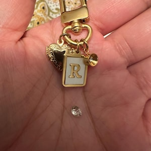 Chaminie added a photo of their purchase