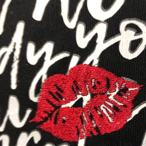 Kissing Lips Embroidery Design, 5 Sizes, Embroidering Fill Stitch ...