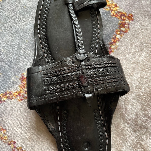 kolhapuri shoes for mens