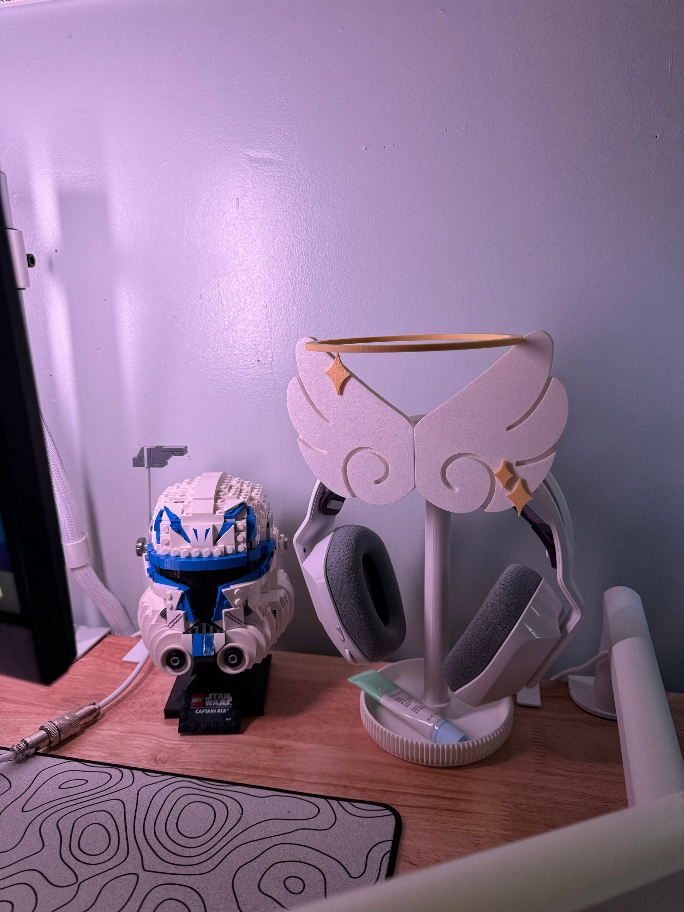 Angel Wings Headphone Stand - Elevate Your Desk Setup with Some Charm