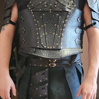 Brand New Viking Vegvisir Embossed Leather Arm Armor Studs Leather Armor Bracer 5c94765bb4c2ef60f23e3383