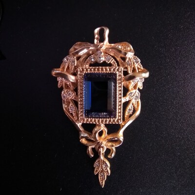 Boucles D'oreilles Longues Crochet Art Nouveau – Pétale Perle Et Pierre De Lune – Laiton Doré – Neuf Sans Boîte