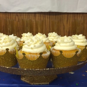 GOLD GLITTER Sparkling Cupcake / Muffin Wrappers Crown, Scalloped, Mini ...