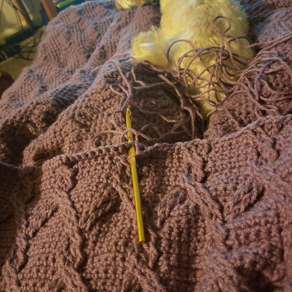 CROCHET PATTERN Aran Green Cables Blanket - Make to Any Size - PDF ...