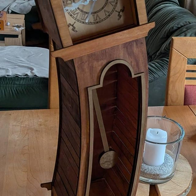 傾く柱時計（デジタルファイルのみ） - Etsy 日本