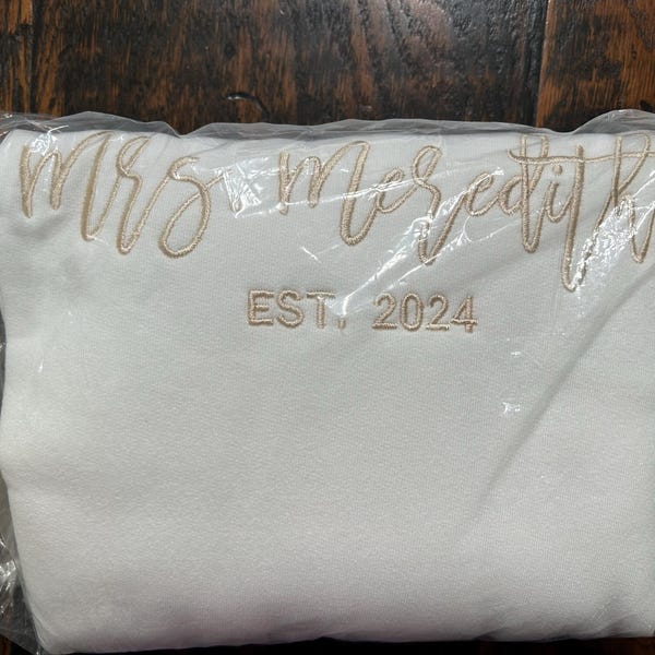 Mrs. - Sustainably Made Sweatshirt