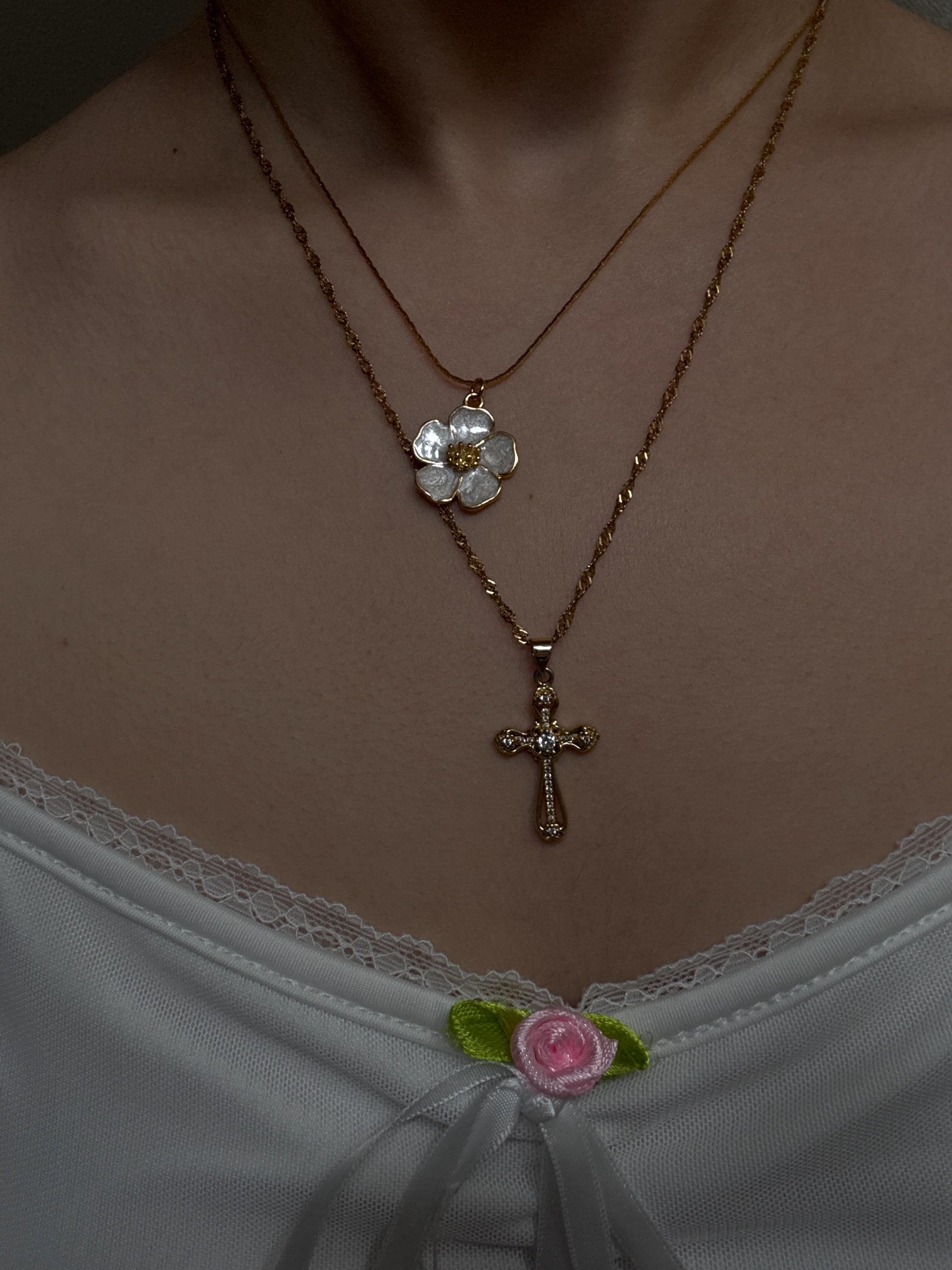 Gold Plated Enamel Sakura Flower Necklace, Flower Necklace, Gold Sakura Flower Necklace, Christmas Gift, Gift for her, Everyday Necklace