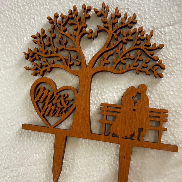Couple on the Bench Cake Topper, Tree Wedding Cake Topper, Personalized ...